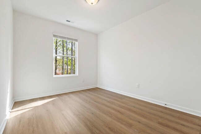Building Photo - 212 Wiltshire Mill Dr