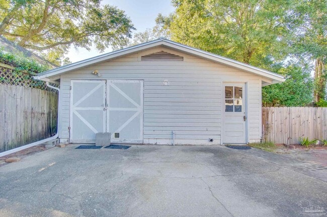 Building Photo - 2303 N 20th Ave