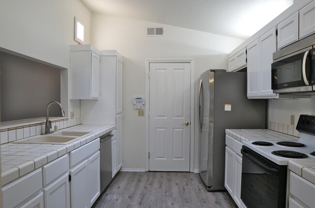 Building Photo - 54015 Avenida Juarez