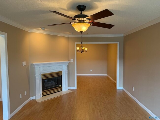 Building Photo - 1524 Forestview Dr SW