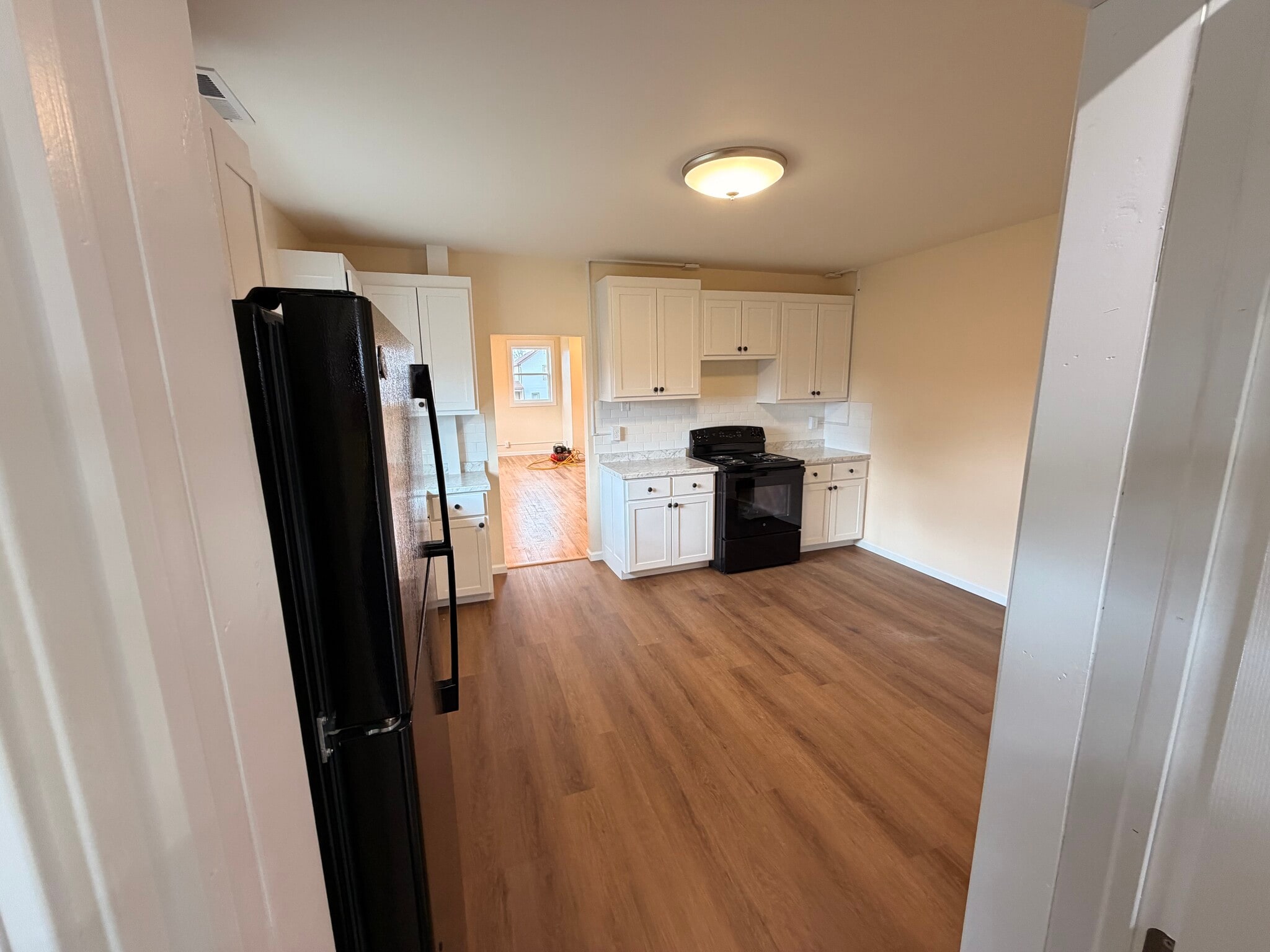 Kitchen - 214 Perry St