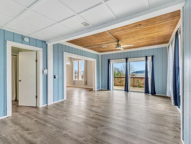 Building Photo - 3088 Harrison Ave