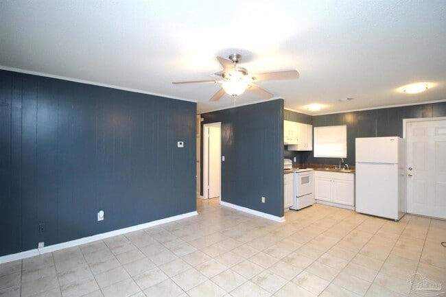Building Photo - 6618 Applegate St