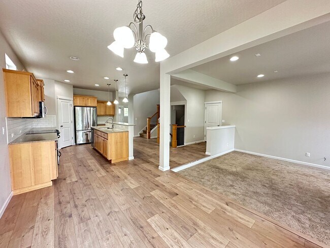 Building Photo - Cda Place Home