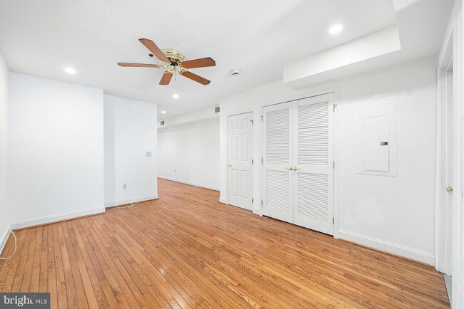 Building Photo - 48 N Front St