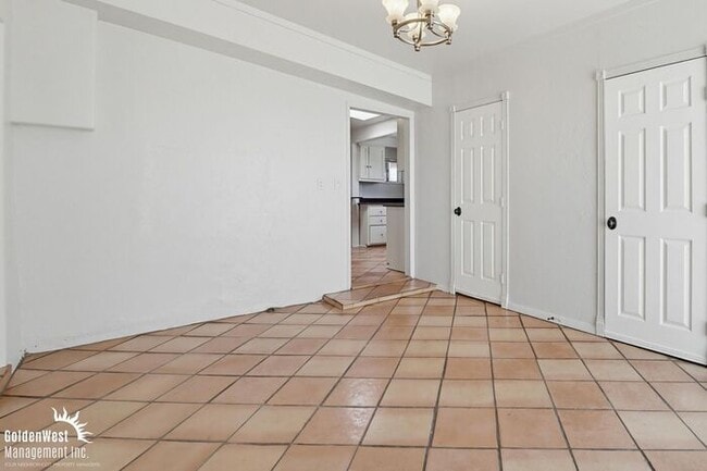 Building Photo - Enchanting 3Bdm 2Ba Home with Scenic Views in San Diego!