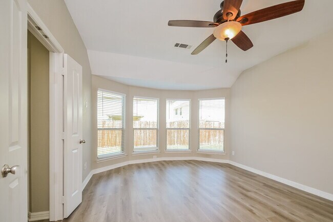 Building Photo - 1717 Nightingale Dr