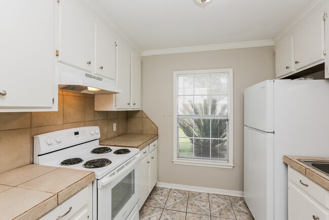 Building Photo - 525 Stonecreek Dr
