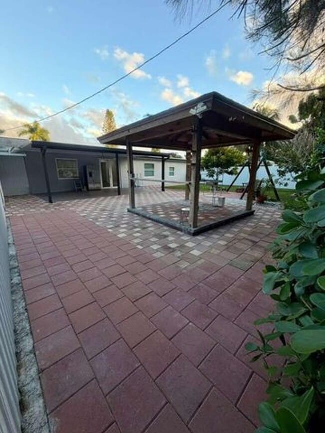 Building Photo - 4433 Foss Rd