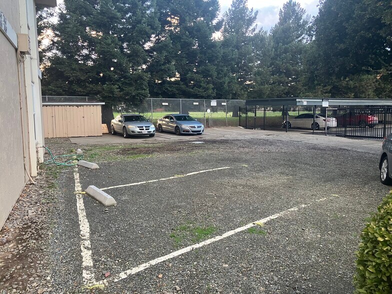 Building Photo - 2467 Colina Ct