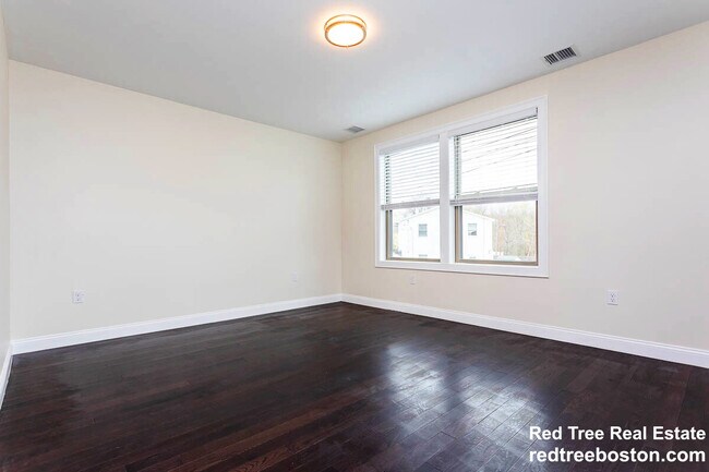 Building Photo - 476 Fulton St