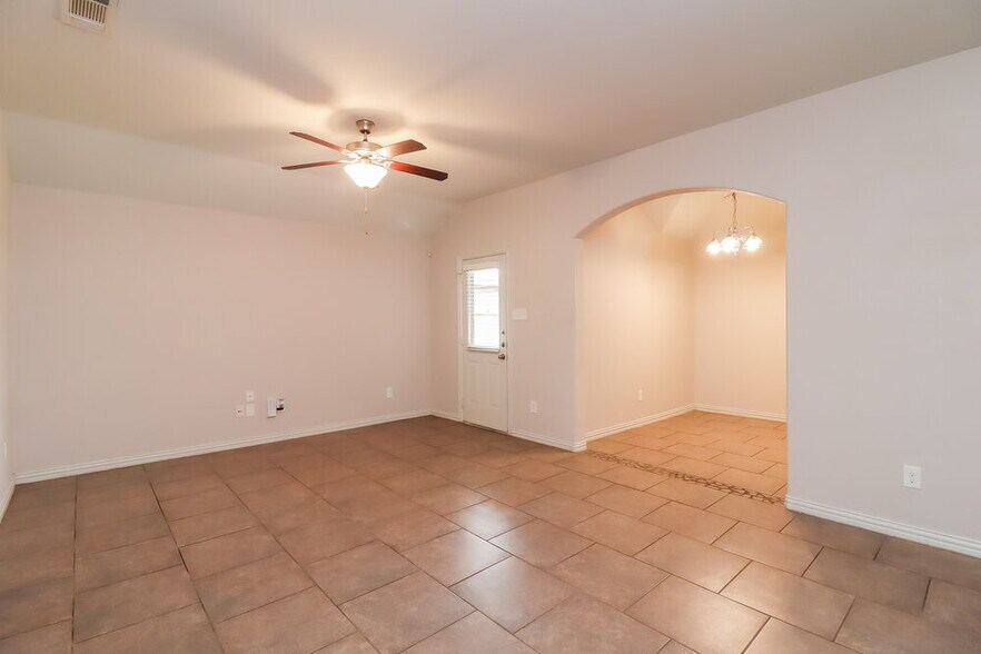 Building Photo - 7648 Hollow Point Dr