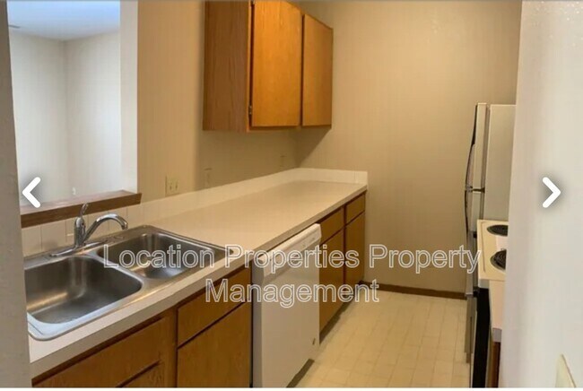 Building Photo - 950 Monterey Way