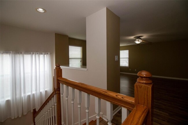 Building Photo - 21534 Pointed Oak Ln