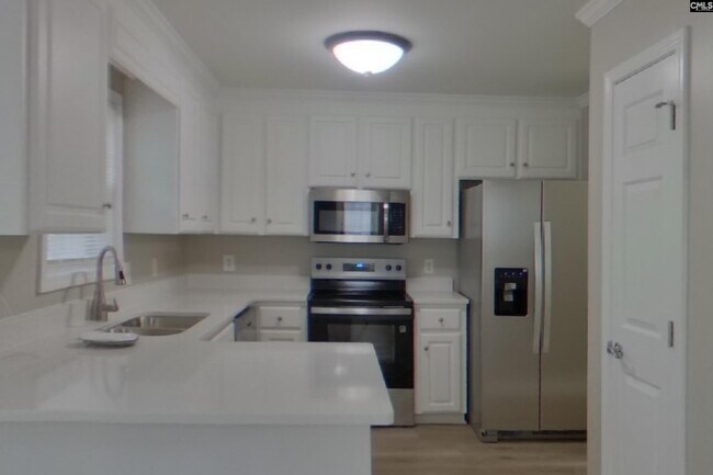 Building Photo - 229 Montclaire Cir