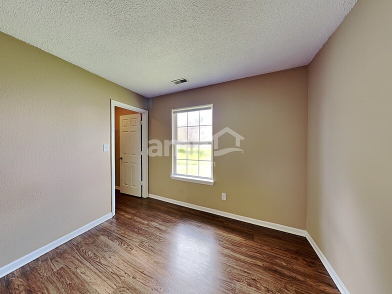 Building Photo - 1428 Blue Brook Way