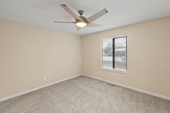 Building Photo - 1875 Shawnee Dr