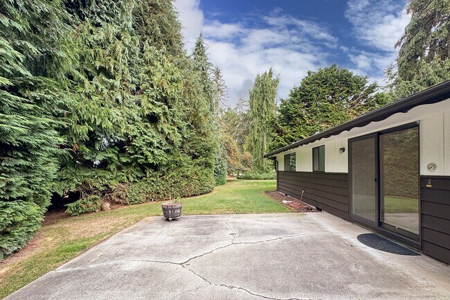 Building Photo - Duplex in Quiet Area of Sequim