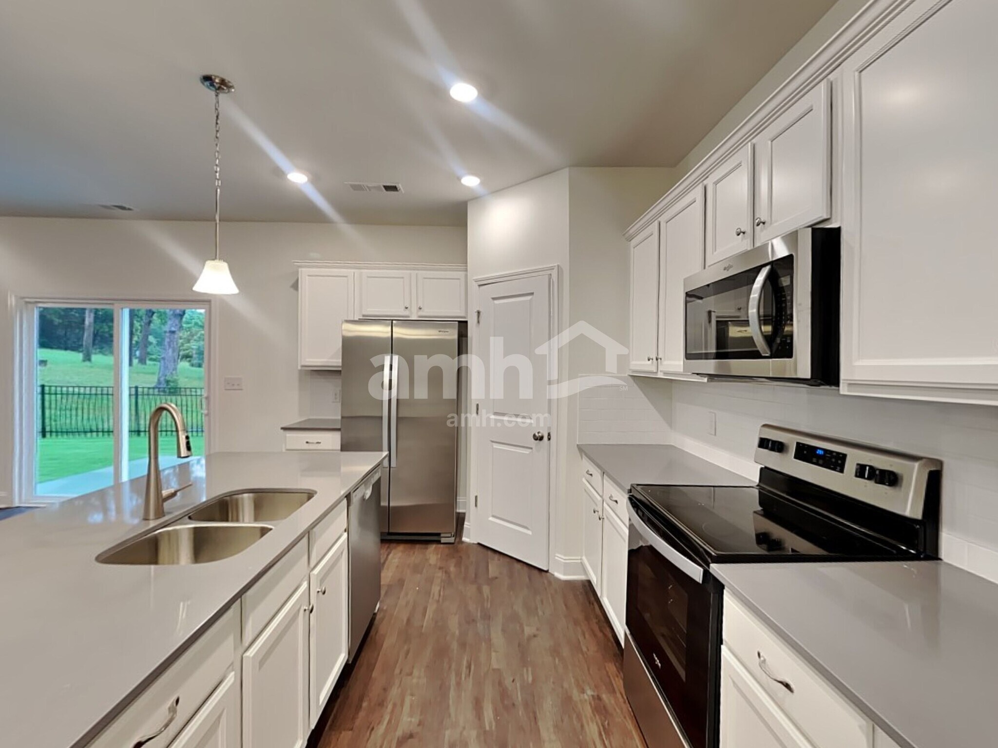 Building Photo - 2112 Williamshire Ln