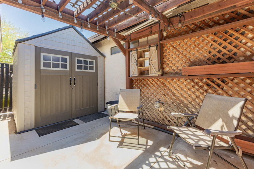 Building Photo - 8735 E Moreland St