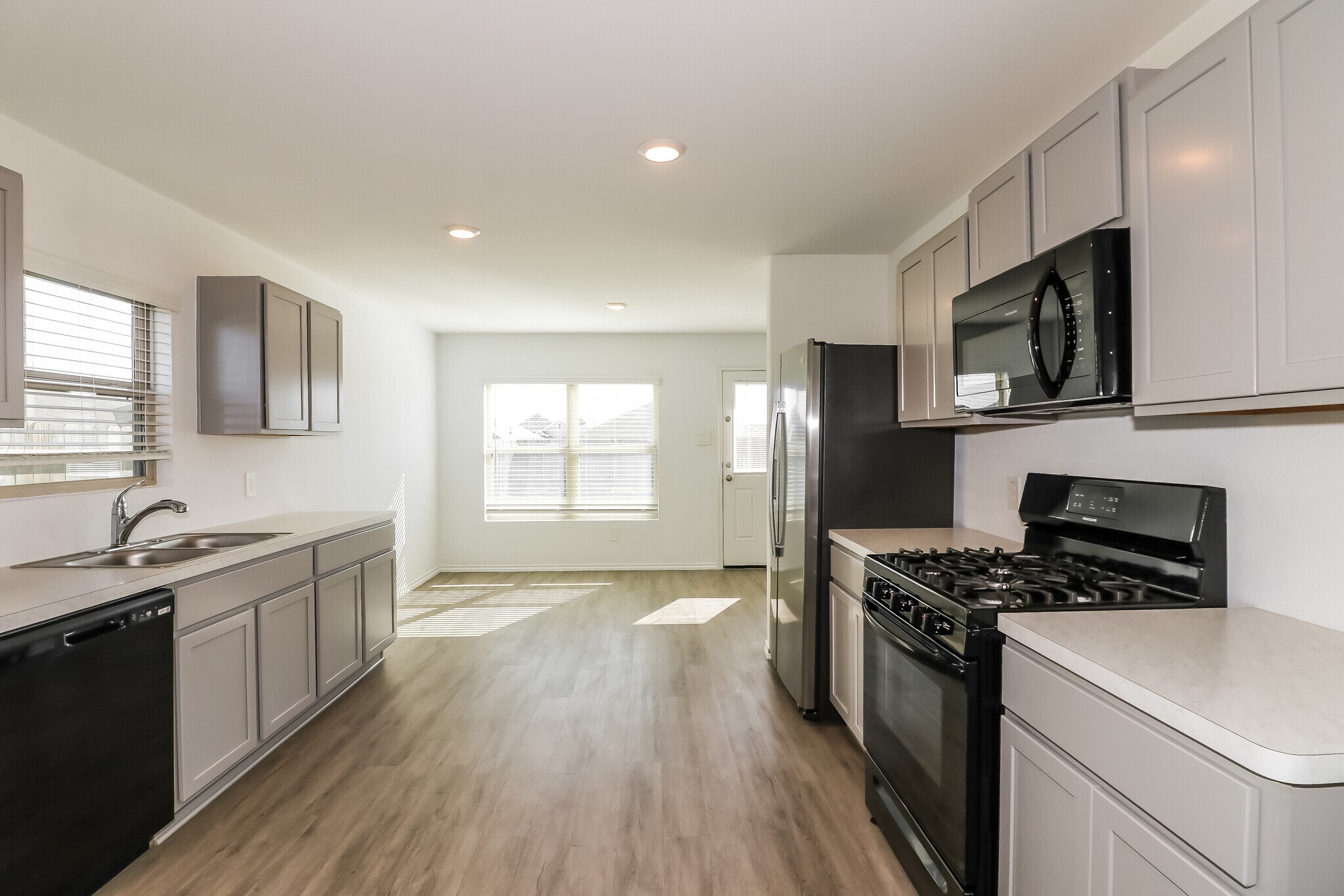 Building Photo - 310 Pickwick Gdns Ln