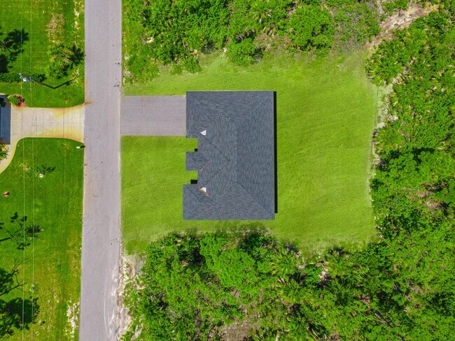 Building Photo - 15245 Brainbridge Cir