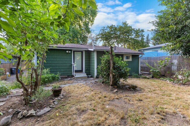 Building Photo - 220 SE 157th Ave