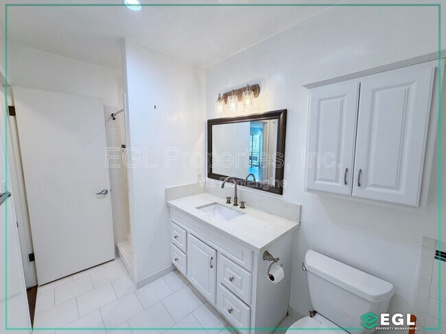 Building Photo - 6275 Canterbury Dr