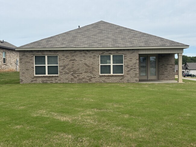 Building Photo - 104 Settlement Dr