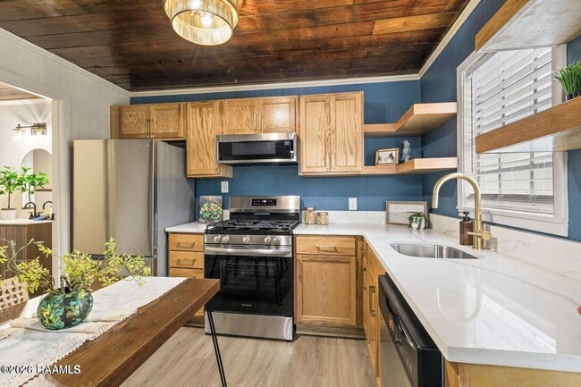 Building Photo - 328 Theodora Blvd