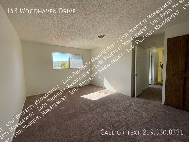 Building Photo - 143 Woodhaven Dr