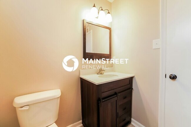 Building Photo - 3 Bedroom Pet-Friendly Home in MEMPHIS, TN with Main Street Renewal