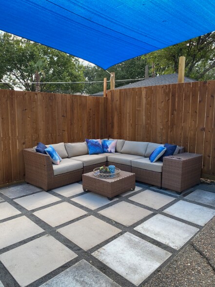 Building Photo - 7738 Village Trail Dr