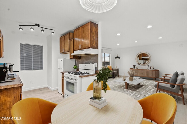 Building Photo - 8800 Cedros Ave