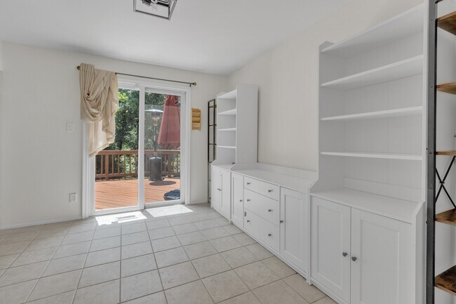 Building Photo - 8247 Clifton Farm Ct