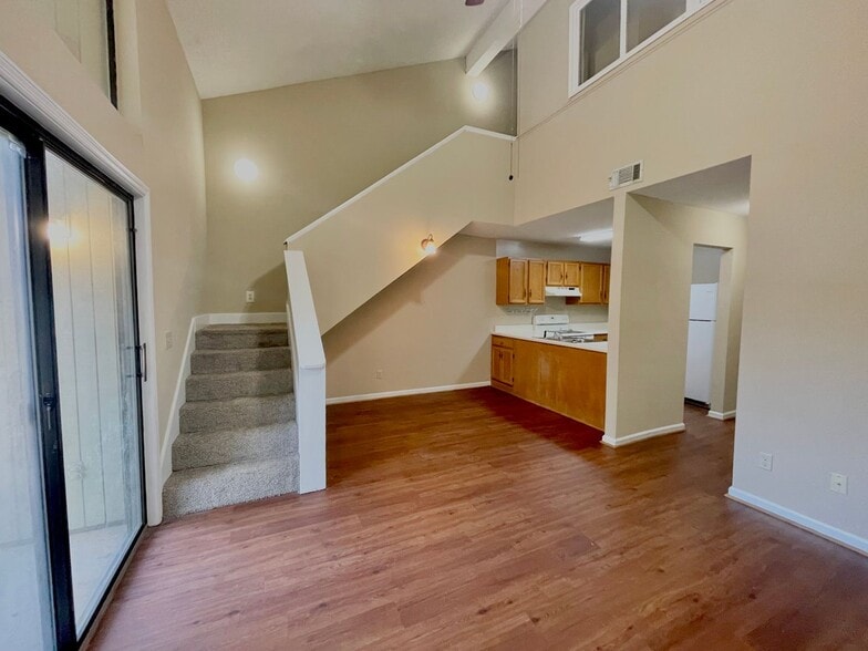 Building Photo - Crossland Downs