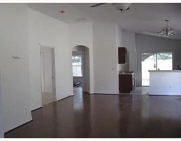 Building Photo - 2438 Princeton Ave