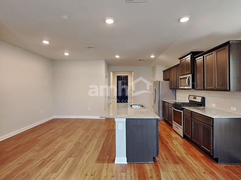 Building Photo - 8110 Cottage Rose Dr