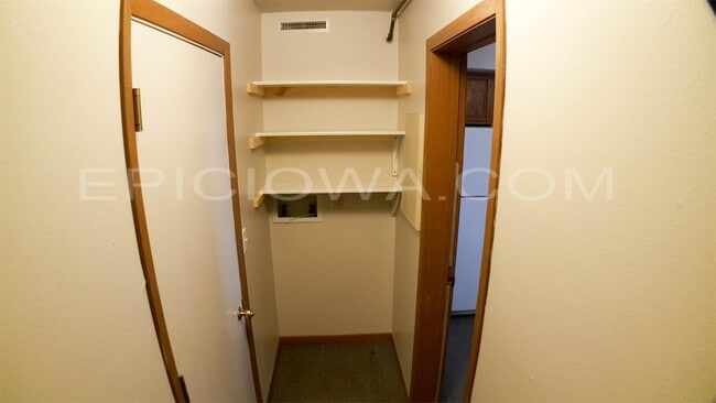 Building Photo - 1320 Daleview Dr
