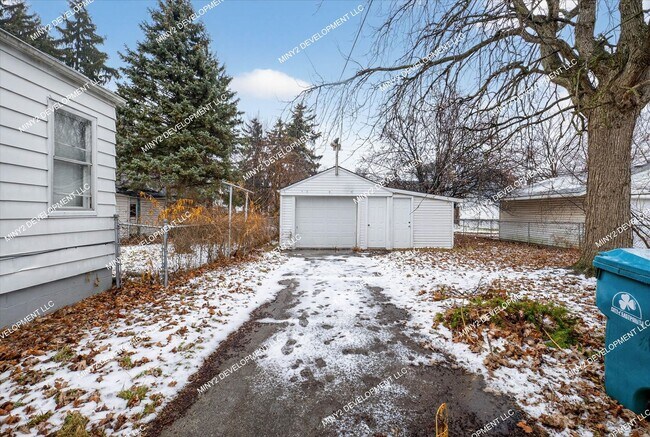 Building Photo - 14655 Jacob Ave
