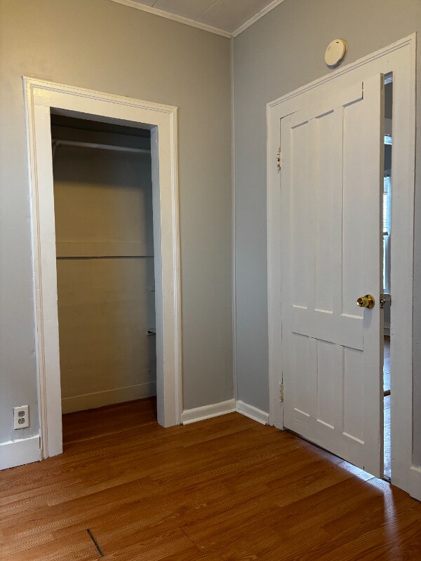 Building Photo - 613 Vine St