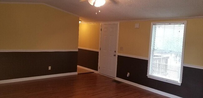 Building Photo - 169 Brentwood Ln