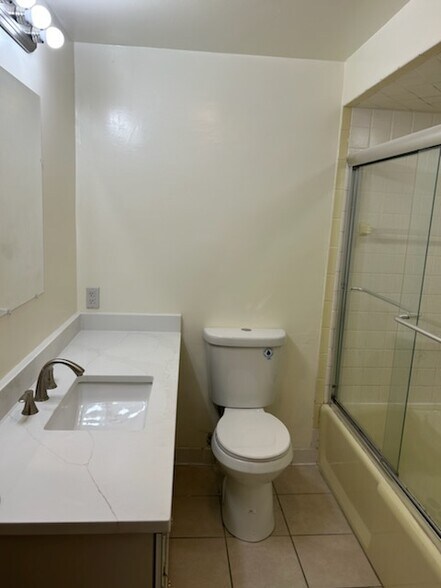 Building Photo - 1167 Wightman St