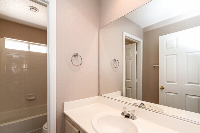 Building Photo - 5450 Mercantile St