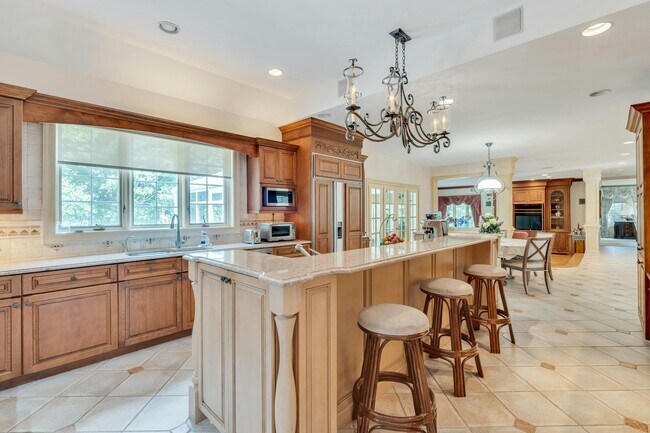 Building Photo - 787 Peach Tree Ln