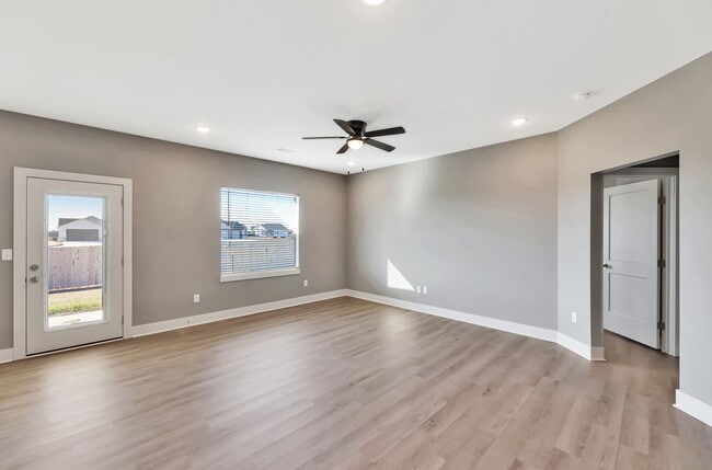 Building Photo - 4579 S Doris Ct