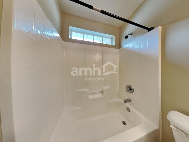 Building Photo - 5 Milsey Bay Circle