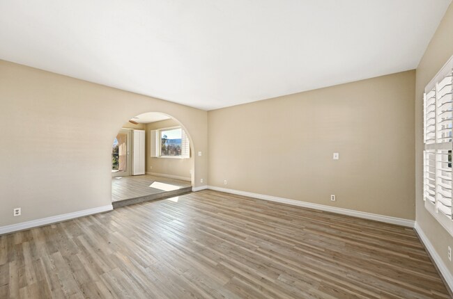 Building Photo - Gorgeous 3BD/3BA Home on a Golf-Course with Expansive Mountain Views! $5,000/mo
