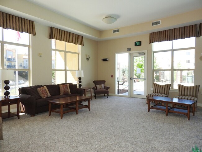 Building Photo - Centennial Condo for Rent! Outdoor Pool an...