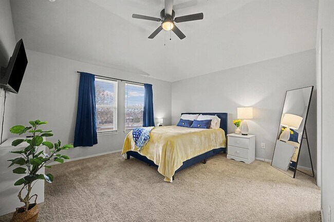 Building Photo - 425 Spiny Lizard Ln